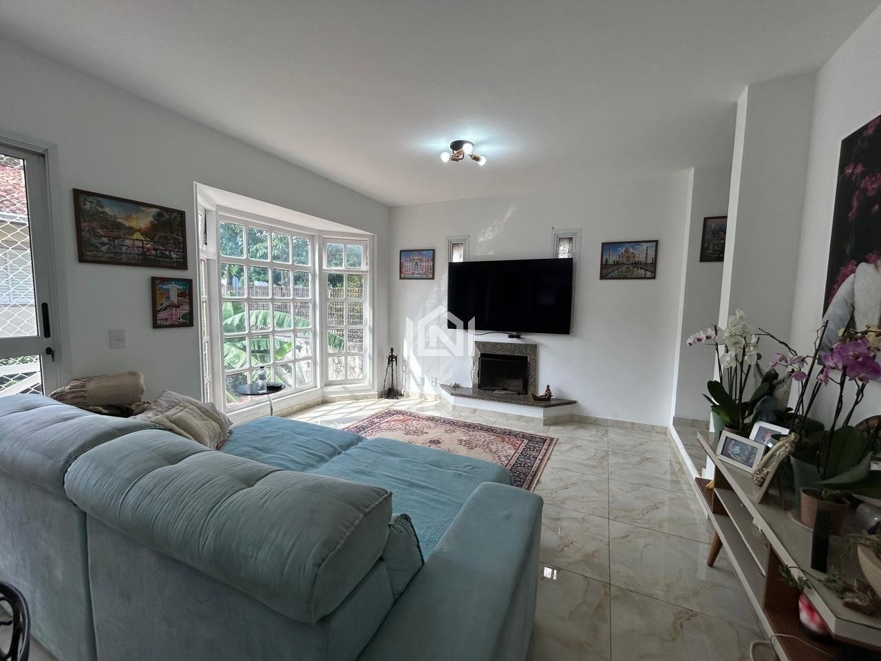 casa à venda no condominio Villaggio da Granja - sala de estar