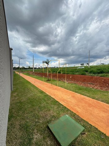 apartment em Avenida Anselmo Alves dos Santos, Segismundo Pereira - Uberlândia - MG