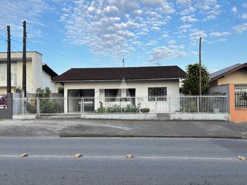 house em Rua Valença, Guanabara - Joinville - SC