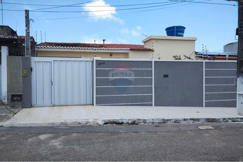 house em Rua Padre Diogo Feijó, Candelária - Natal - RN