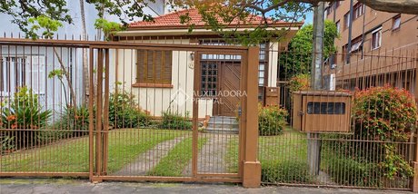 house em Rua Francisco Ferrer, Rio Branco - Porto Alegre - RS