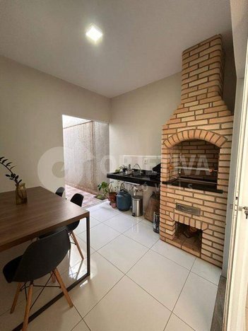 house em Rua Antônio Jorge da Silva Junior, Novo Mundo - Uberlândia - MG