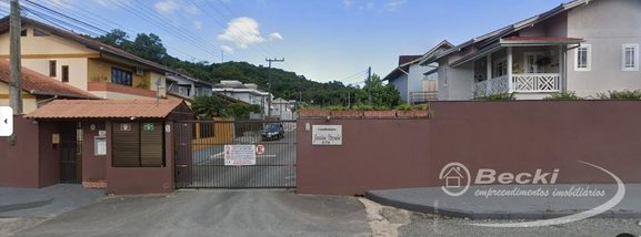 house em Rua Roberto Ponick, Bom Retiro - Joinville - SC