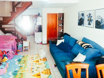 house em Rua Ilari Arlindo Basei, Guarujá - Porto Alegre - RS