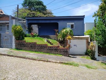 house em Rua Monte Castelo, Cavalhada - Porto Alegre - RS