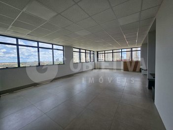 office em Avenida dos Vinhedos, Morada da Colina - Uberlândia - MG