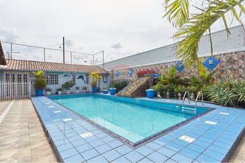 house em Rua Nádia Leuch Rymanski, Cajuru - Curitiba - PR