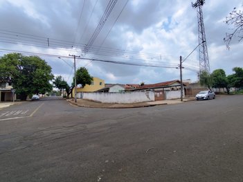 commercial_land_lot em Avenida Paris, Parque Residencial Joaquim Toledo Piza - Londrina - PR