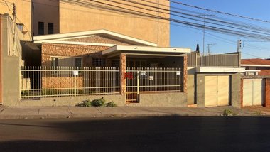 house em Rua Cravinhos, Jardim Paulista - Ribeirão Preto - SP