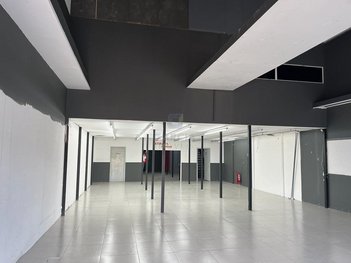 business em Avenida Ipiranga, Menino Deus - Porto Alegre - RS