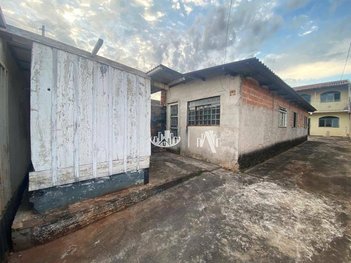 house em Rua Theodore Roosevelt, Califórnia - Londrina - PR