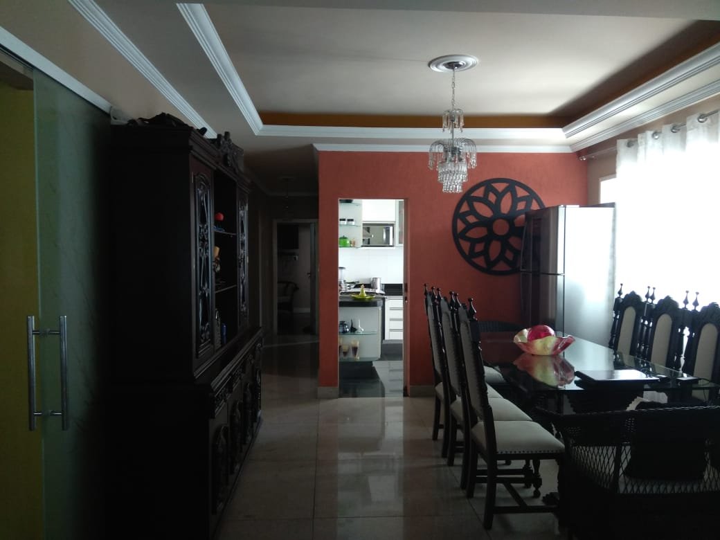 Casa com 4 quartos — Santa Rosa, Belo Horizonte