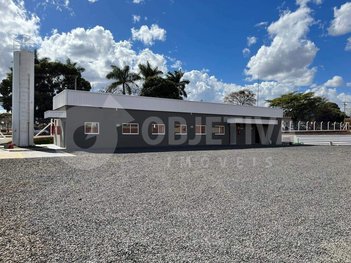 industrial em Avenida Antônio Tomaz Ferreira de Rezende, Distrito Industrial - Uberlândia - MG