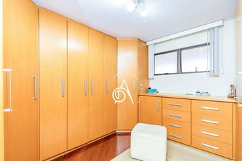 house em Rua Madre Maria dos Anjos, Água Verde - Curitiba - PR