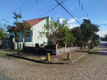 house em Avenida Pereira Pinto, Jardim São Pedro - Porto Alegre - RS