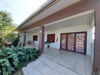 house em Avenida Leoberto Leal, Centro - Balneário Rincão - SC