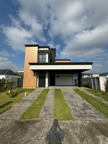 house em Rua Ivo José Rebello, Santa Regina - Camboriú - SC
