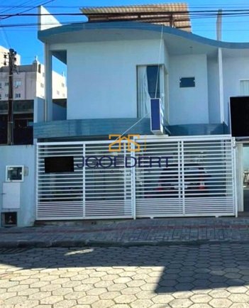 house em Rua Advogado Arão Rebelo, Centro - Navegantes - SC