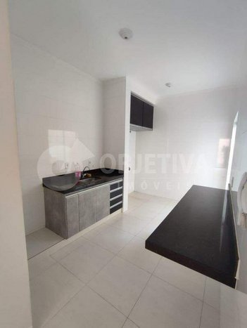 apartment em Alameda Francisco Elias Pereira, Jardim Holanda - Uberlândia - MG