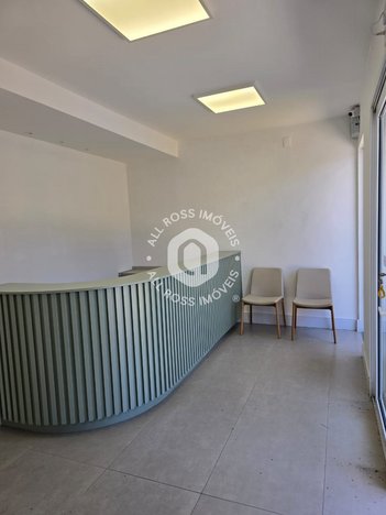 commercial_building em Pedro Weingartner, Centro - Canoas - RS