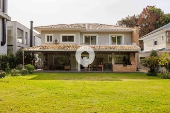 house em Rua Vitório Sbalqueiro, Vista Alegre - Curitiba - PR
