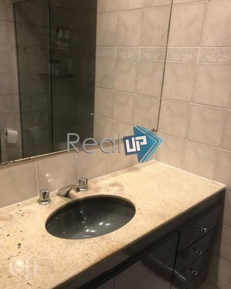 Rua Aperana - facade00.jpg