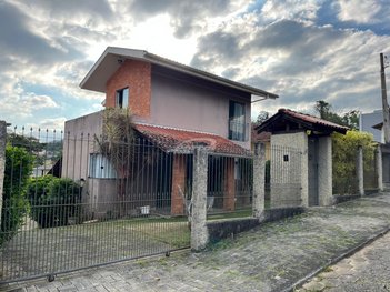 house em Rua Kurt Prayon, Velha Central - Blumenau - SC