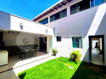 house em Rua Belfast, Laranjeiras - Uberlândia - MG