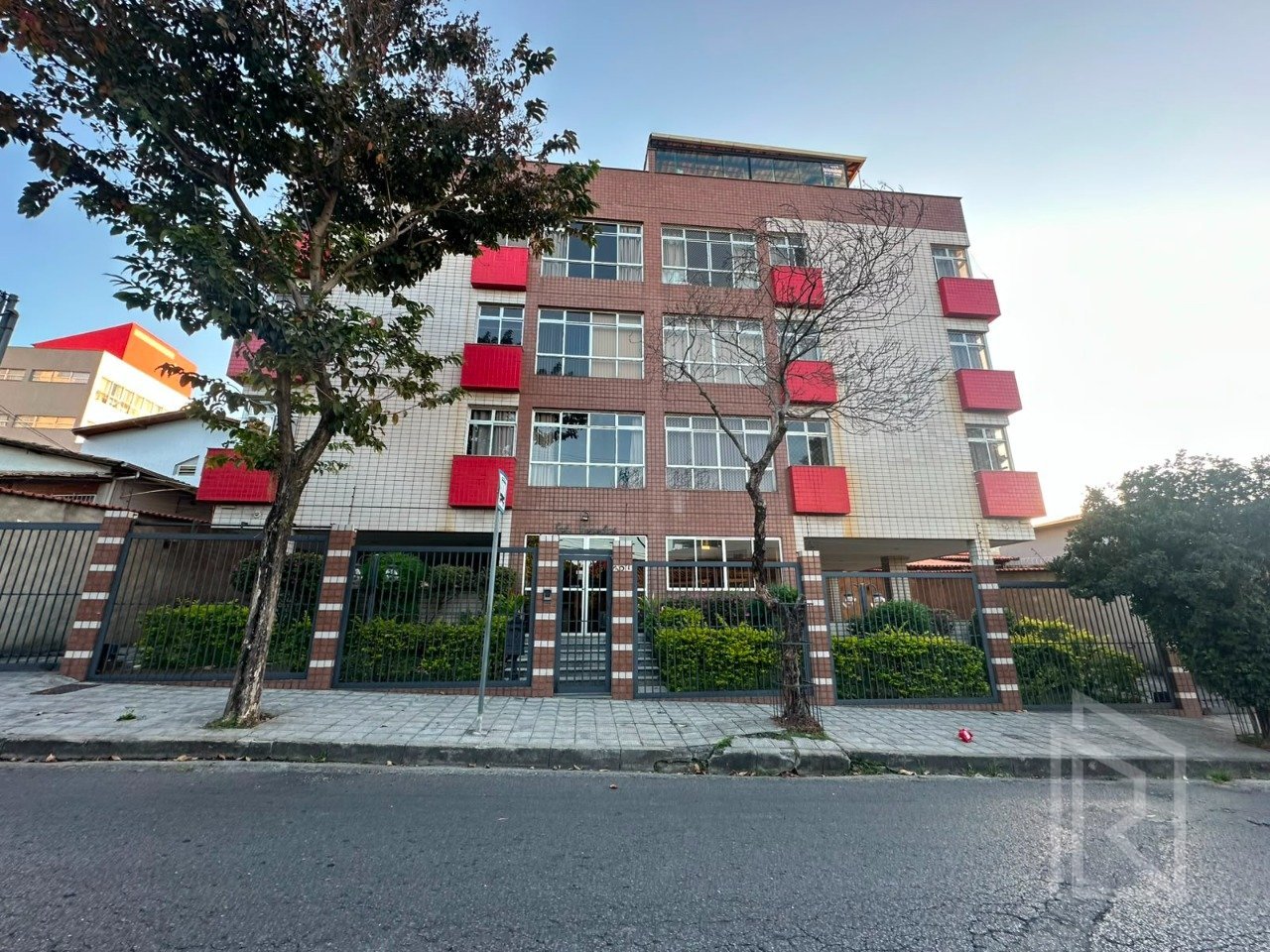 Apartamento com 3 quartos — Santa Branca, Belo Horizonte
