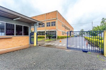 industrial em Rua Doutor Claudino dos Santos, São Francisco - Curitiba - PR