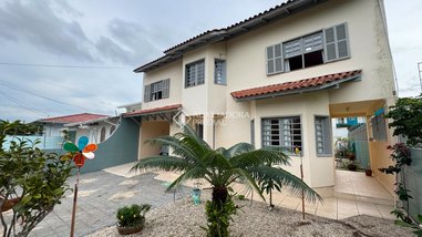 house em Rua Osni Adolfo Vieira Júnior, Fazenda Santo Antônio - São José - SC