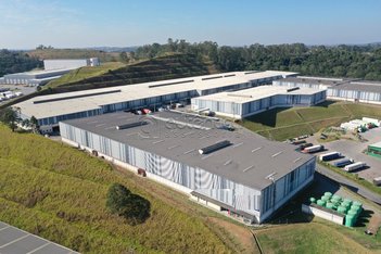 industrial em Régis Bittencourt, Km 282, Gramado - Embu das Artes - SP