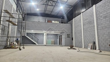 industrial em Avenida Papa João Paulo I, Jardim Maia - Guarulhos - SP