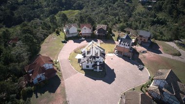 house em Avenida Irineu Gonçalves da Silva, Recanto das Araucárias - Campos do Jordão - SP