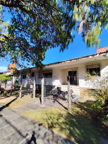 house em Avenida General Barreto Viana, Chácara das Pedras - Porto Alegre - RS