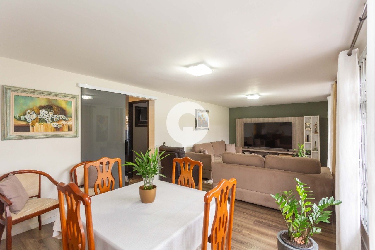 1 casa de rua cajuru sala de estar sala de jantar cozinha quartos banheiros lavanderia churrasqueira