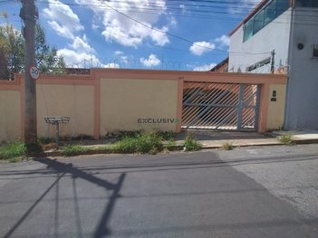 house em Rua Sinfrônio de Souza e Silva, Fonte Grande - Contagem - MG