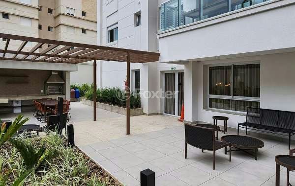 area-de-lazer-com-deck-e-pergolado