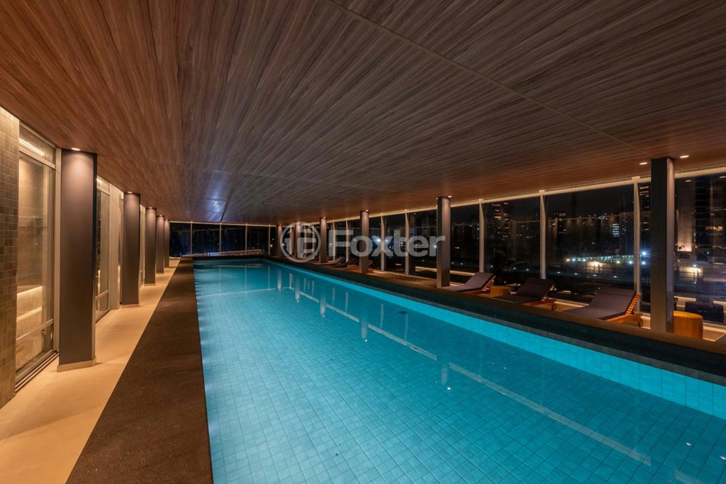 piscina-interna-com-vista-panoramica