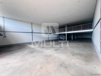 industrial em Avenida Segismundo Pereira, Santa Mônica - Uberlândia - MG