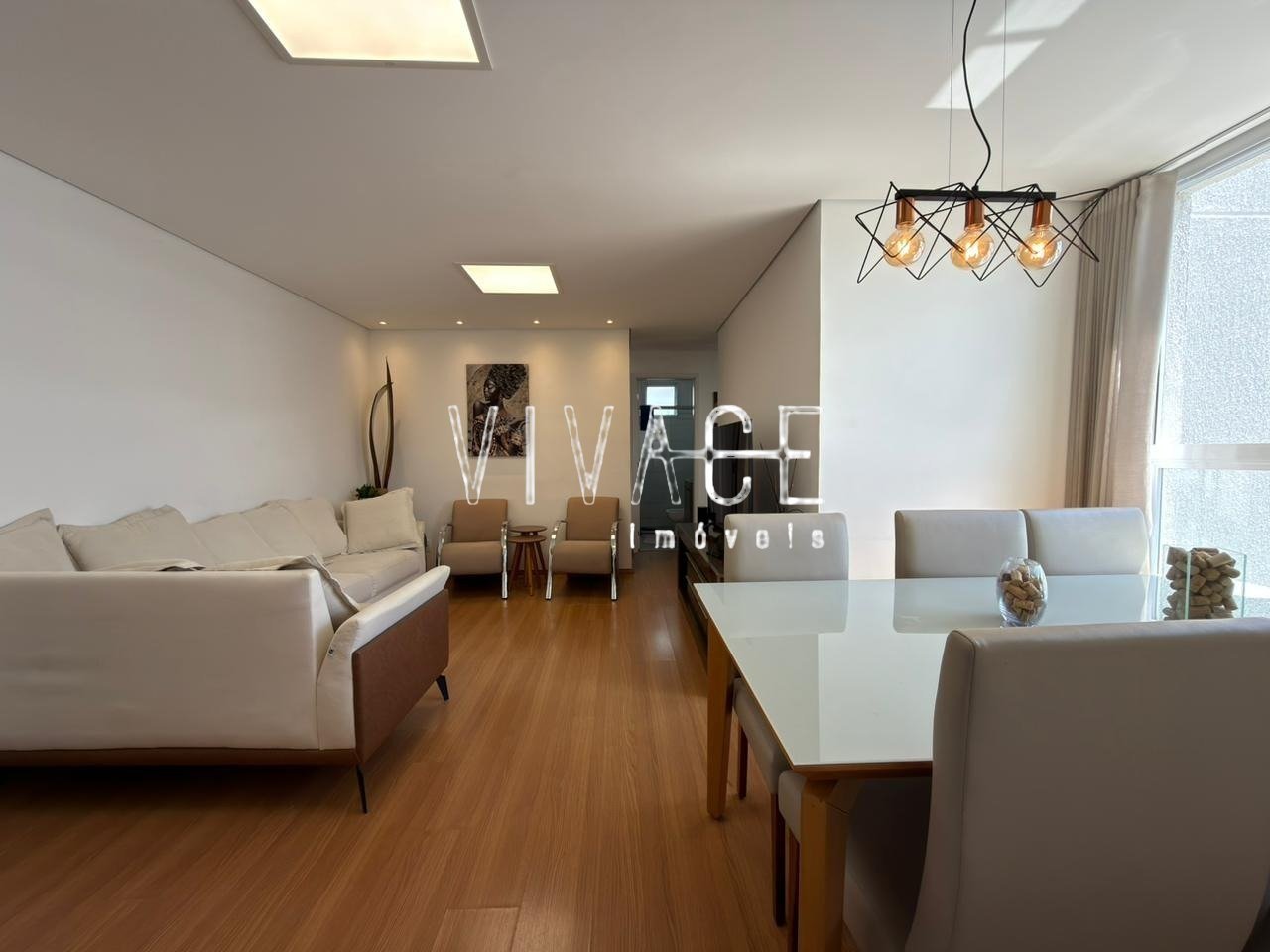 Apartamento com 3 quartos — Indaiá, Belo Horizonte