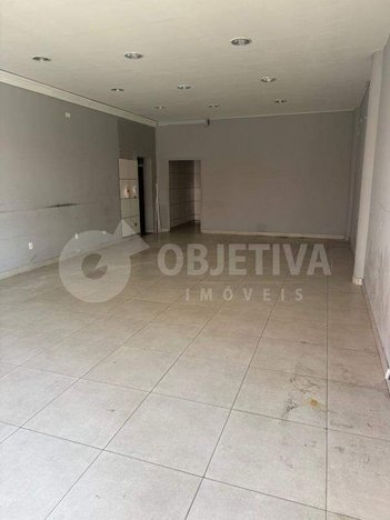 business em Avenida Floriano Peixoto, Centro - Uberlândia - MG