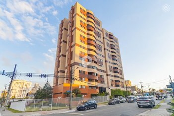 apartment em Rua Doutor Manoel Linhares de Lacerda, Capão Raso - Curitiba - PR
