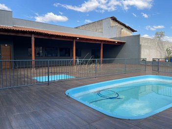 agricultural em Rua Athos Anzola, Santiago - Londrina - PR