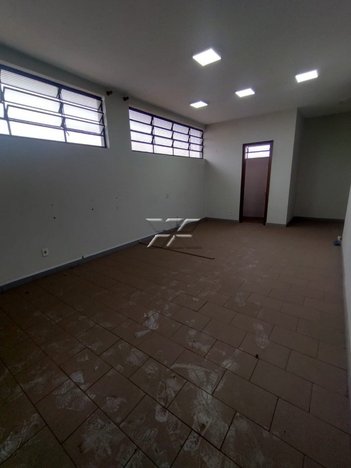 business em Avenida 13, Saúde - Rio Claro - SP