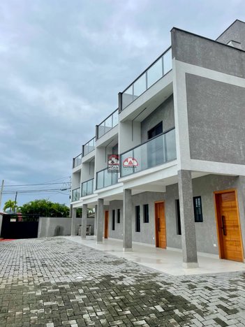 house em Rua Judith Guagliano Navarro, Jardim Mariella - Caraguatatuba - SP