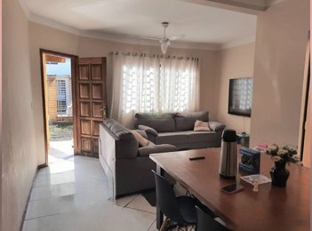 house em Rua Enfermeira Maria Lucília Monti Magalhães, Jardim Pioneiros - Londrina - PR