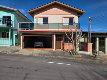 house em Rua Nayr Leonzio Covolan, Santa Lúcia - Caxias do Sul - RS