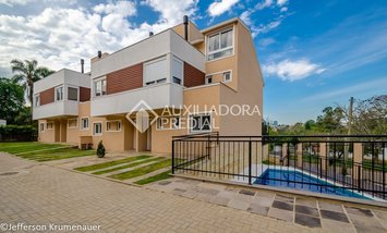 house em Rua Paulo Madureira Coelho, Morro Santana - Porto Alegre - RS