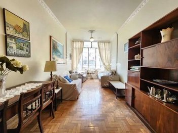 apartment em Rua das Laranjeiras, Laranjeiras - Rio de Janeiro - RJ
